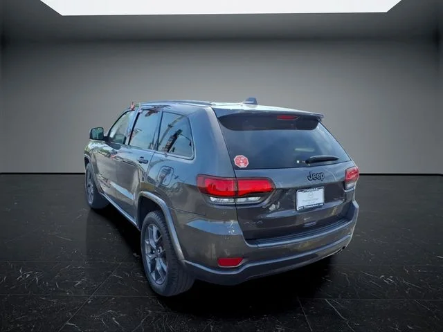 Used 2021 Gray Jeep Limited image 5