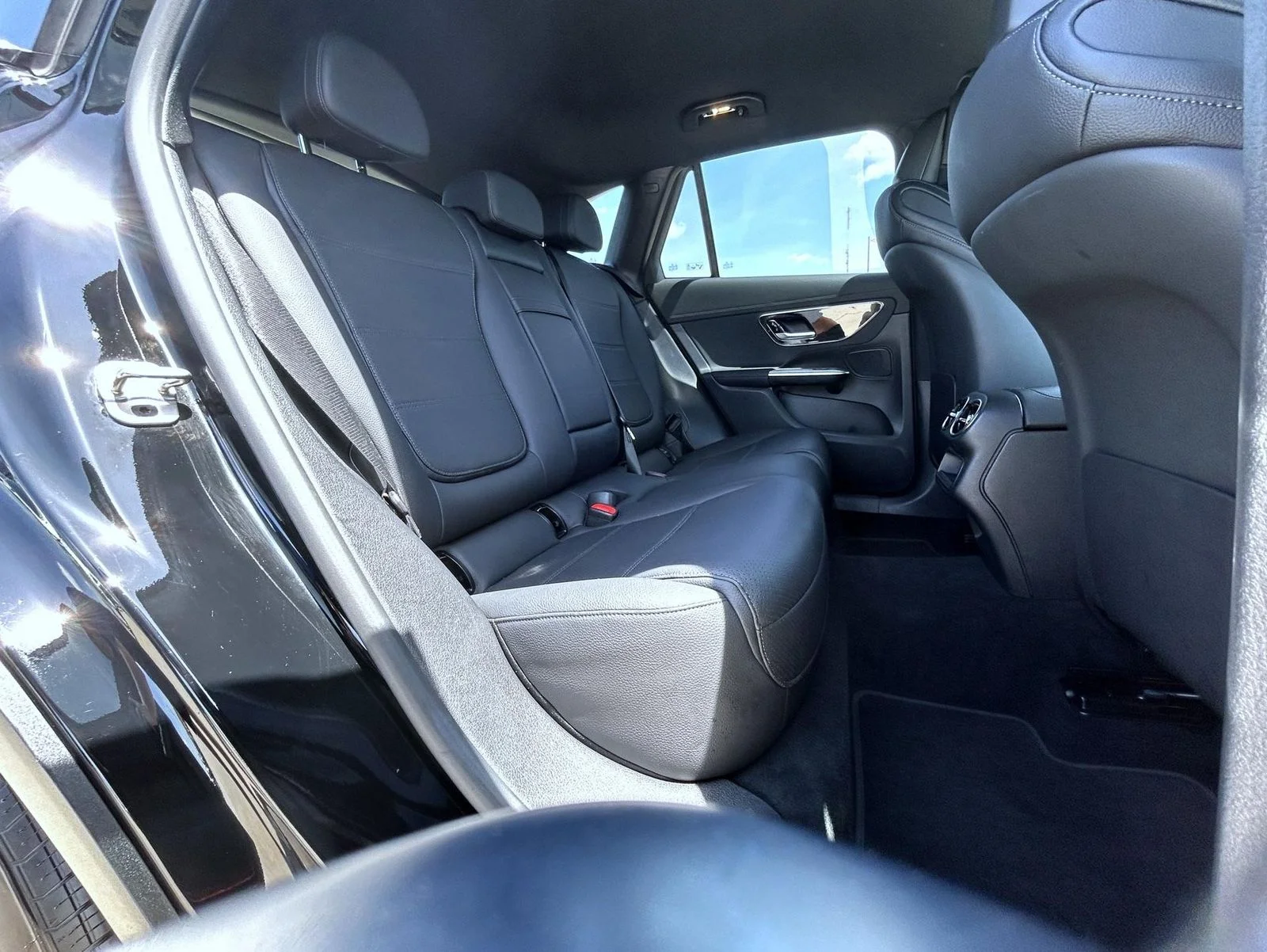 Used 2024 Black Mercedes-Benz GLC 300 image 19