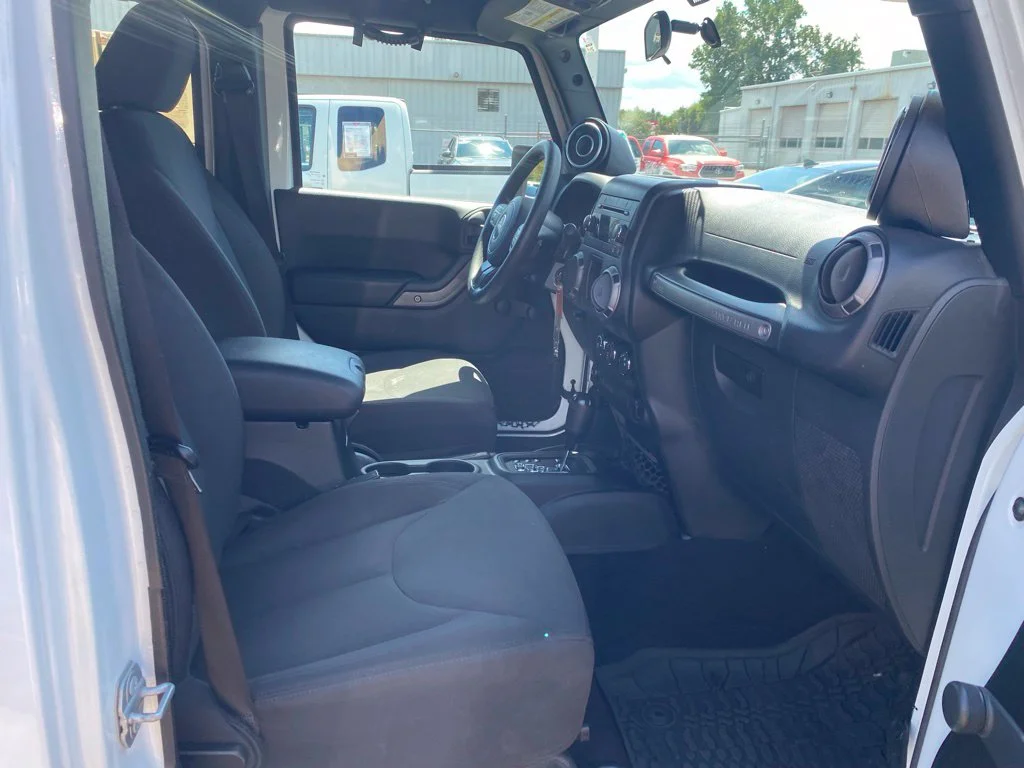 Used 2017 White Jeep Unlimited Sport image 13