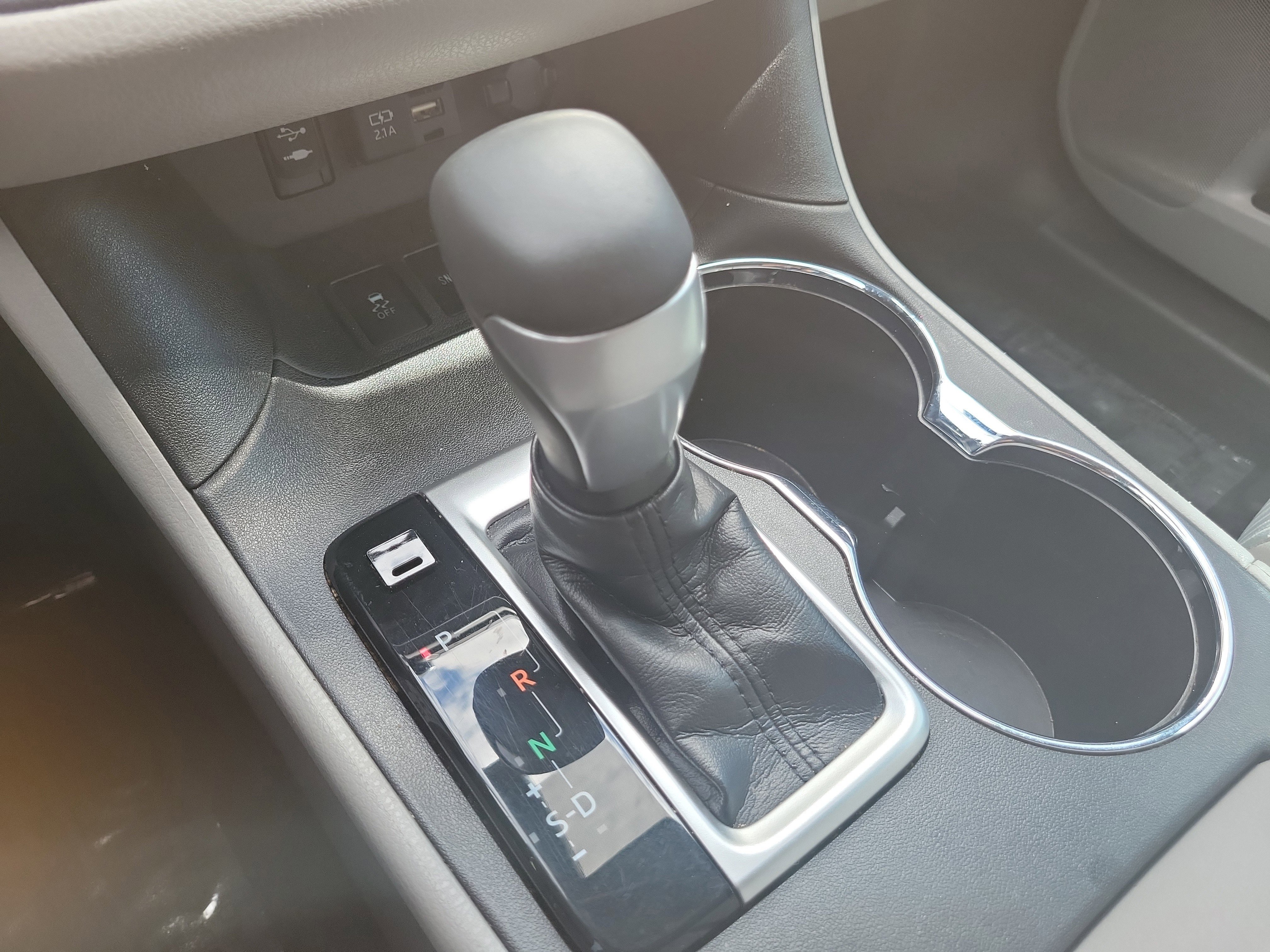 Used 2019 Shoreline Mist Toyota LE Plus image 29