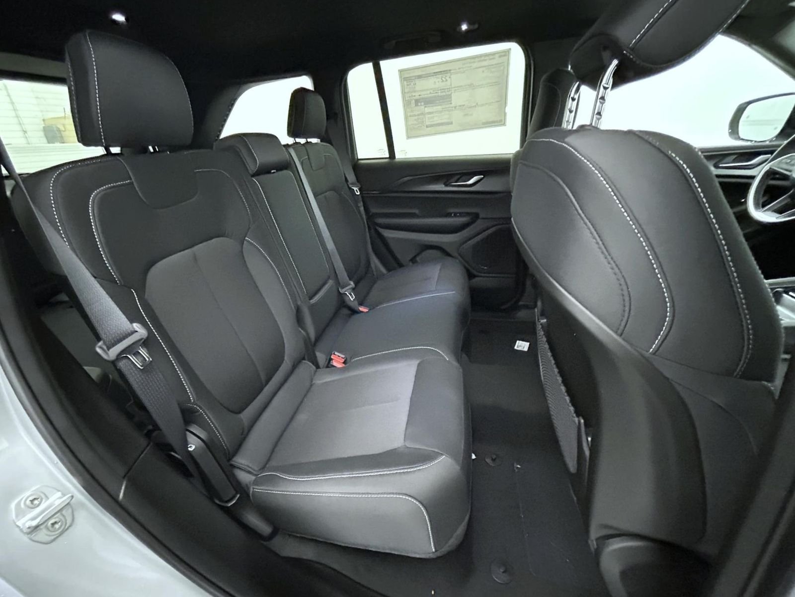 New 2026 Silver Zynith Exterior Paint Jeep Laredo X image 18