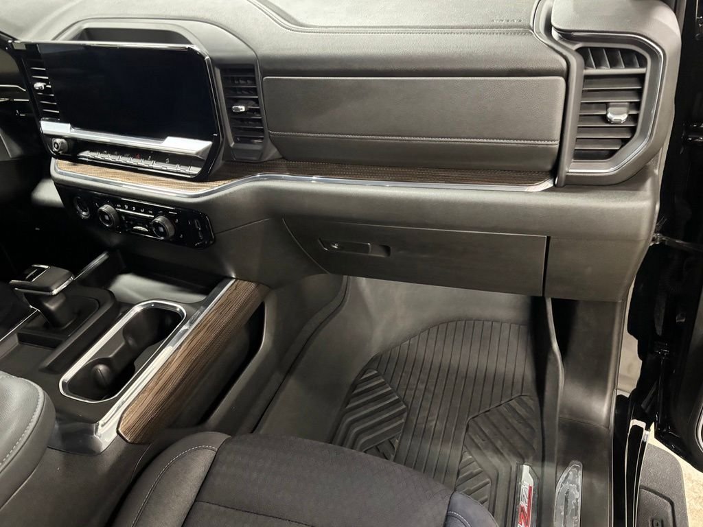 Used 2023 Black Chevrolet RST image 21