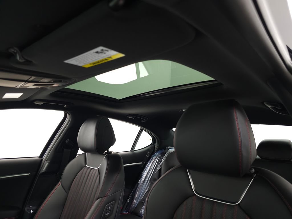 New 2026 Capri Blue Genesis 3.3T SPORT PRESTIGE image 13