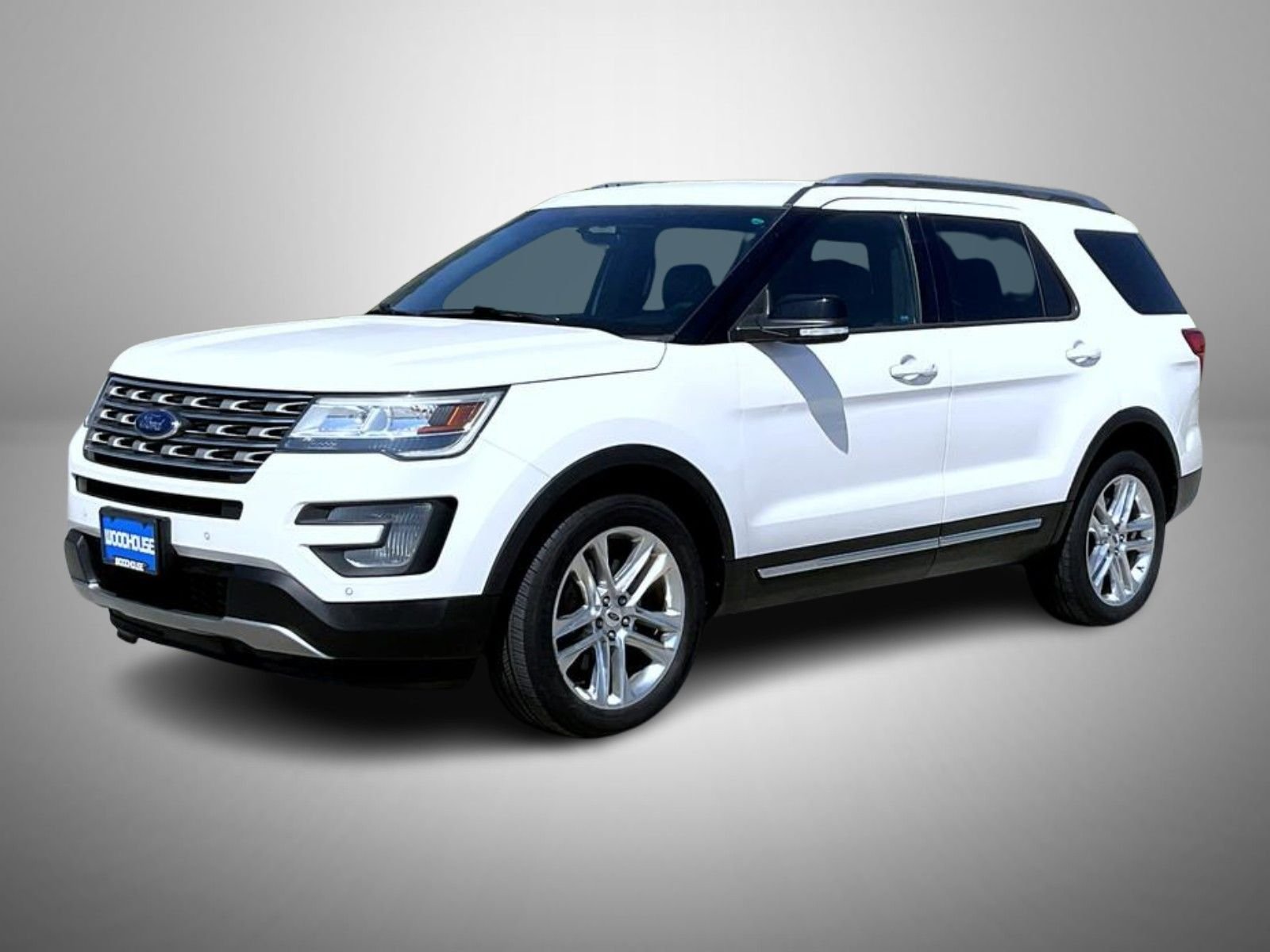 Used 2017 White Ford XLT image 1