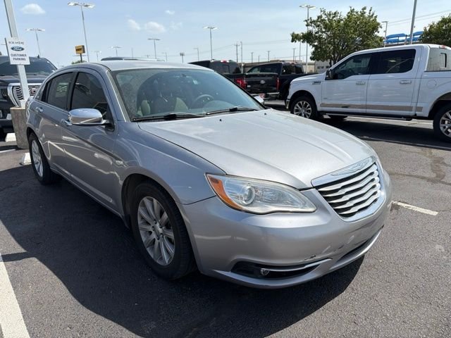 Used 2013 Silver Chrysler Limited image 4