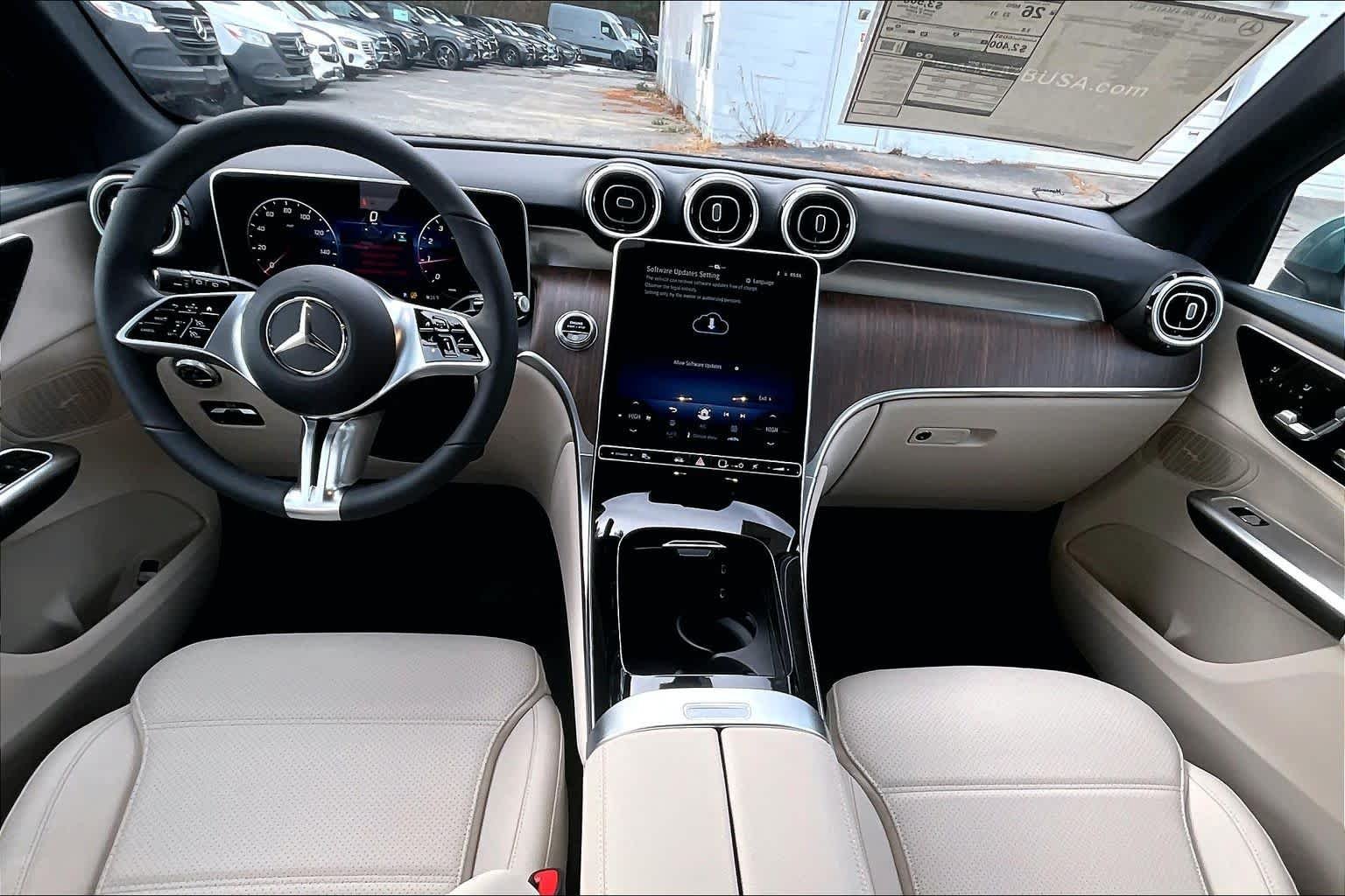 Used 2026 Verde Silver Metallic Mercedes-Benz GLC 300 image 8