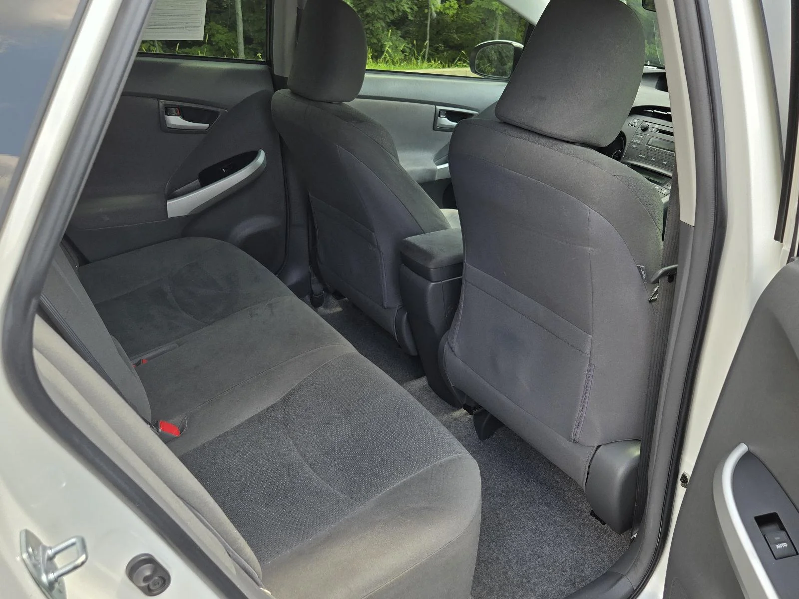 Used 2011 Blizzard Pearl Toyota II image 24