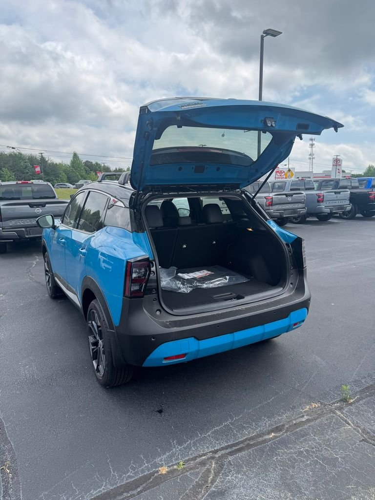 New 2026 Arctic Ice Blue Metallic / Super Black Two-tone Nissan SR image 17