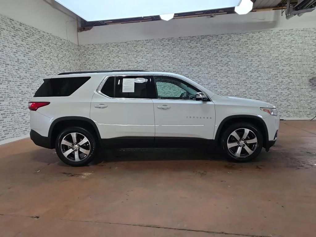 Used 2021 Iridescent Pearl Tricoat Chevrolet LT Leather image 6