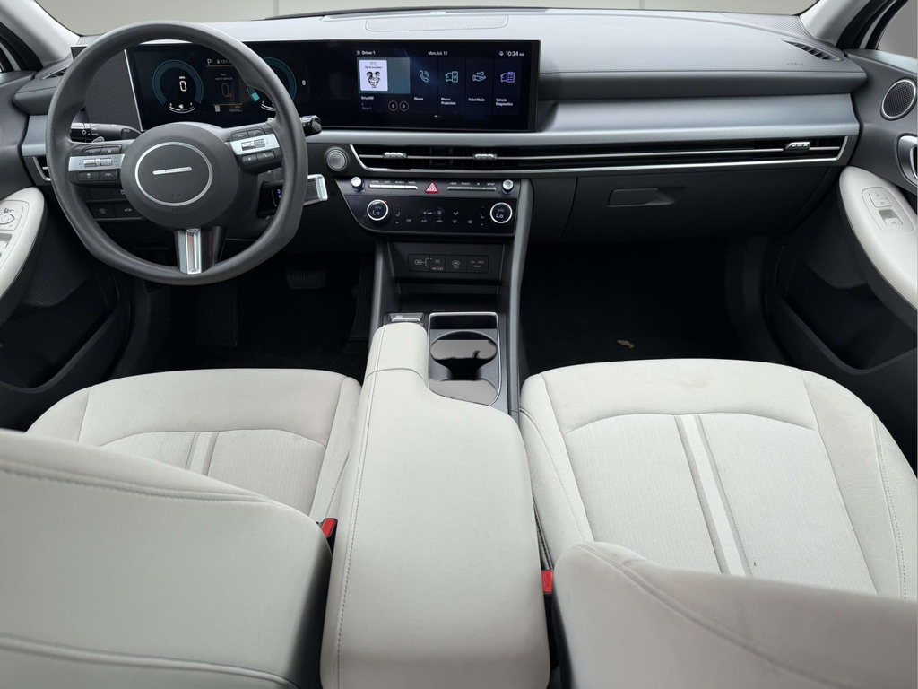 Used 2024 White Hyundai SEL image 2