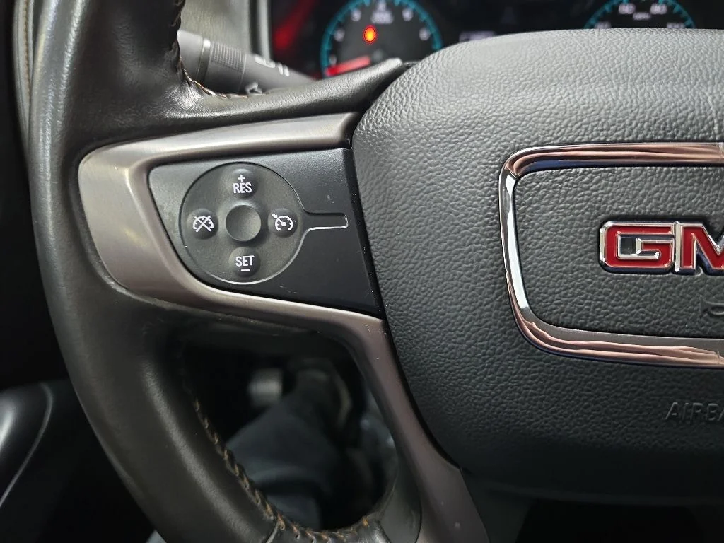 Used 2022 Black GMC AT4 w/Cloth image 19