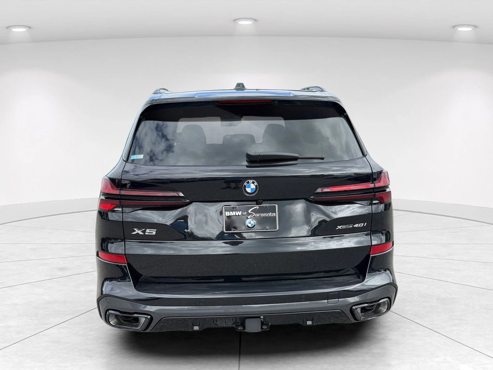 New 2026 Black Sapphire Metallic BMW xDrive40i image 5