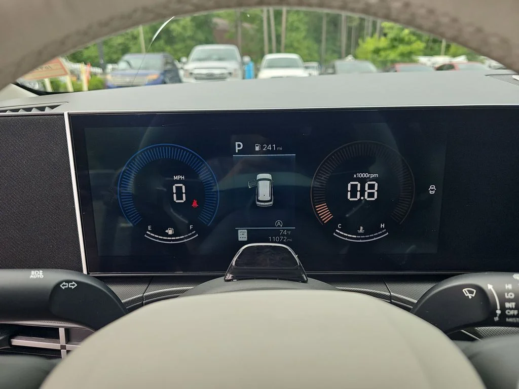 Used 2025 Silver Hyundai SEL image 19
