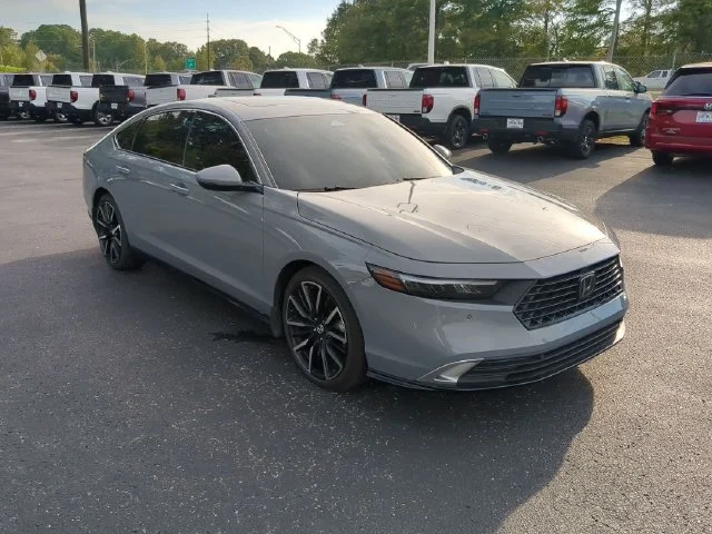 Used 2025 Urban Gray Pearl Honda Touring image 5