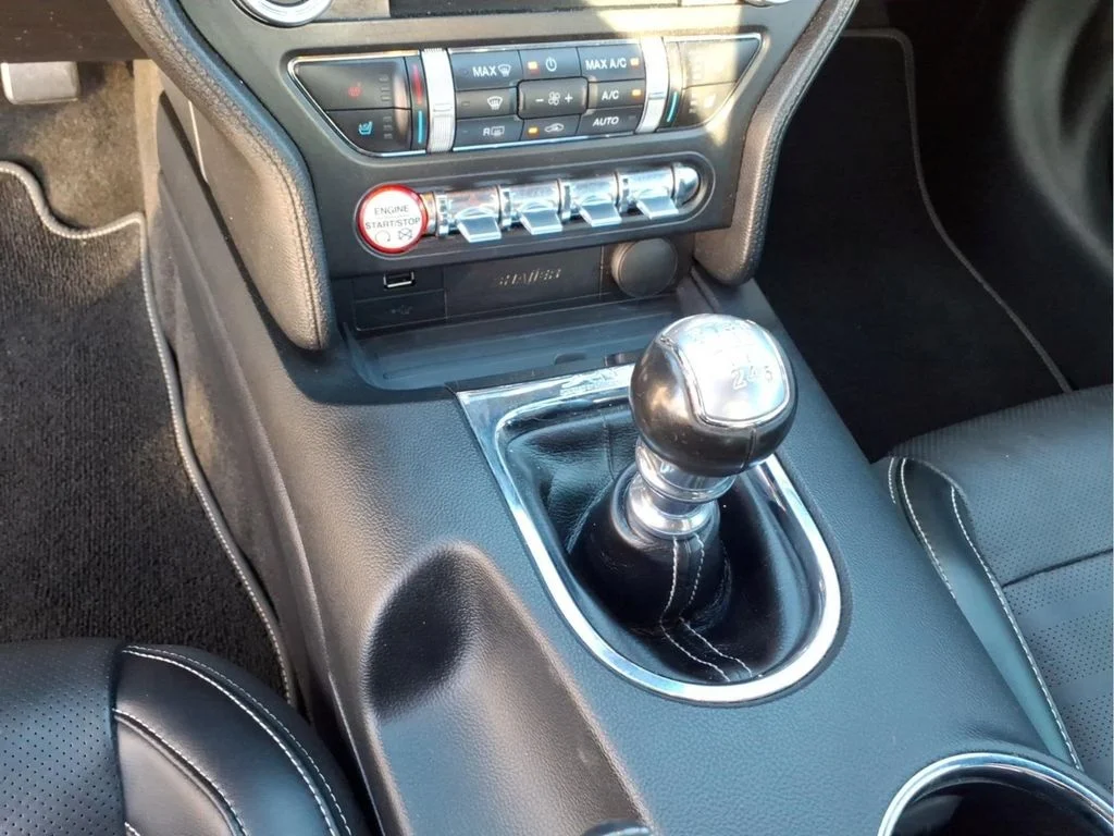 Used 2015 Black Ford GT Premium image 23