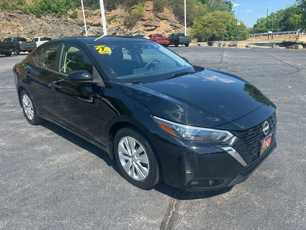 Used 2024  Nissan S image 1