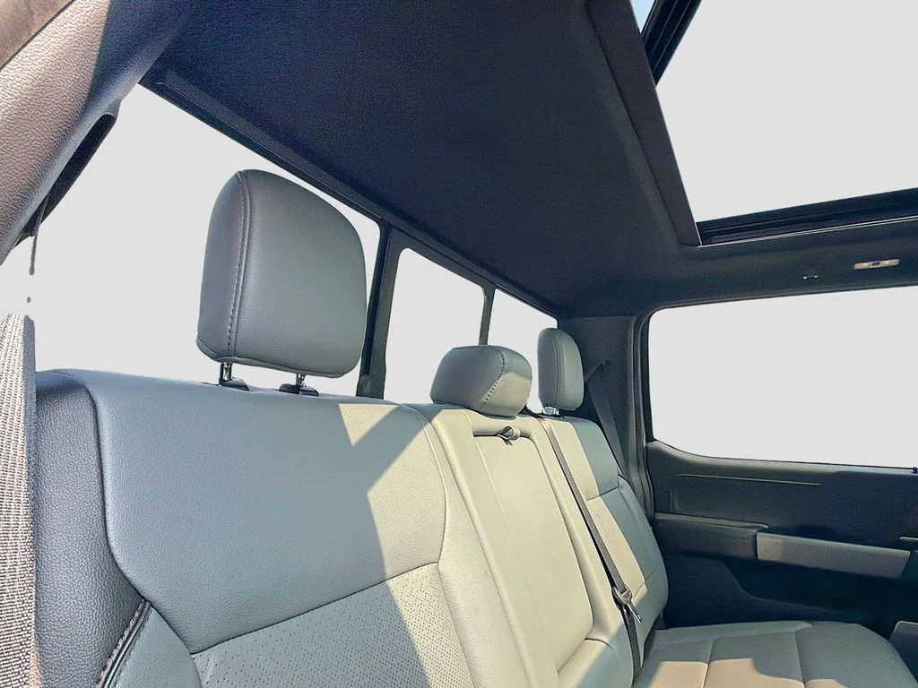 Used 2023 Avalanche Ford Lariat image 30