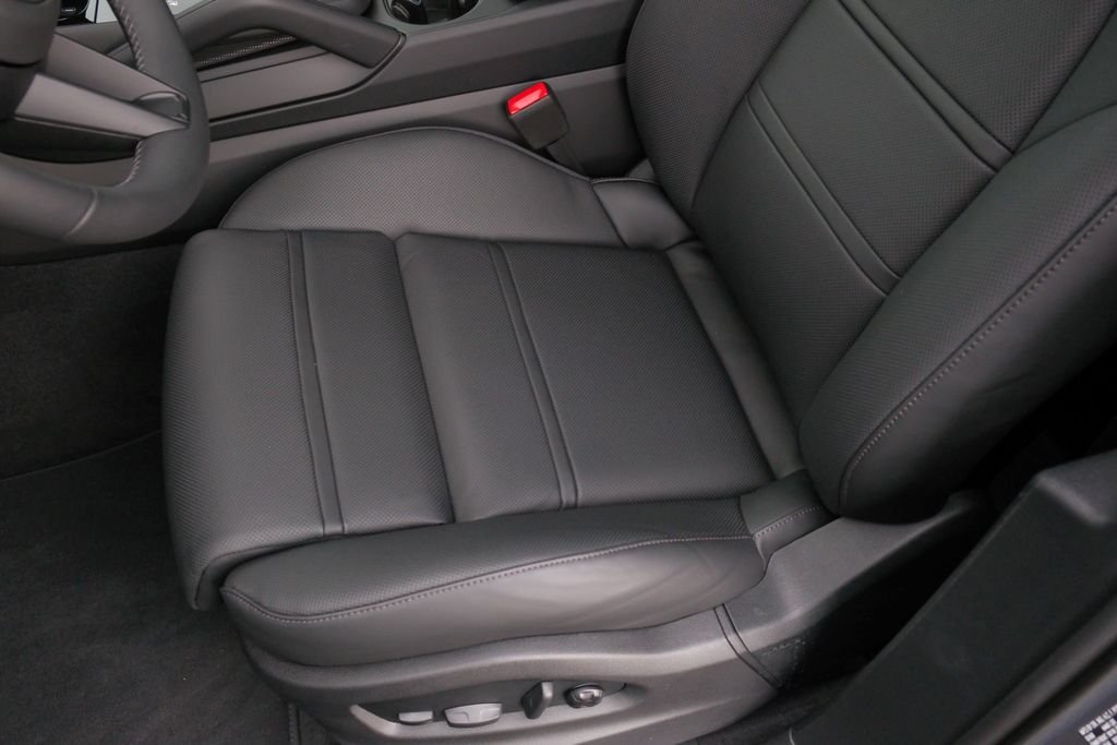 2026 Porsche Cayenne S - Photo 8