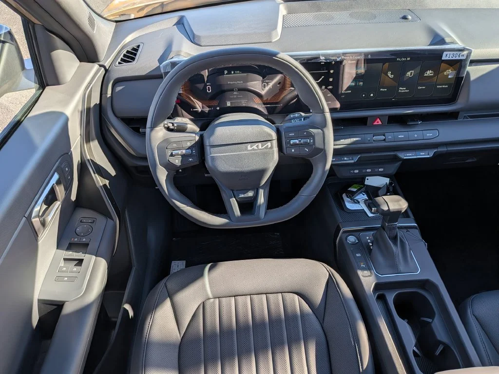 New 2027 Terrain Brown Kia X-Line S image 37