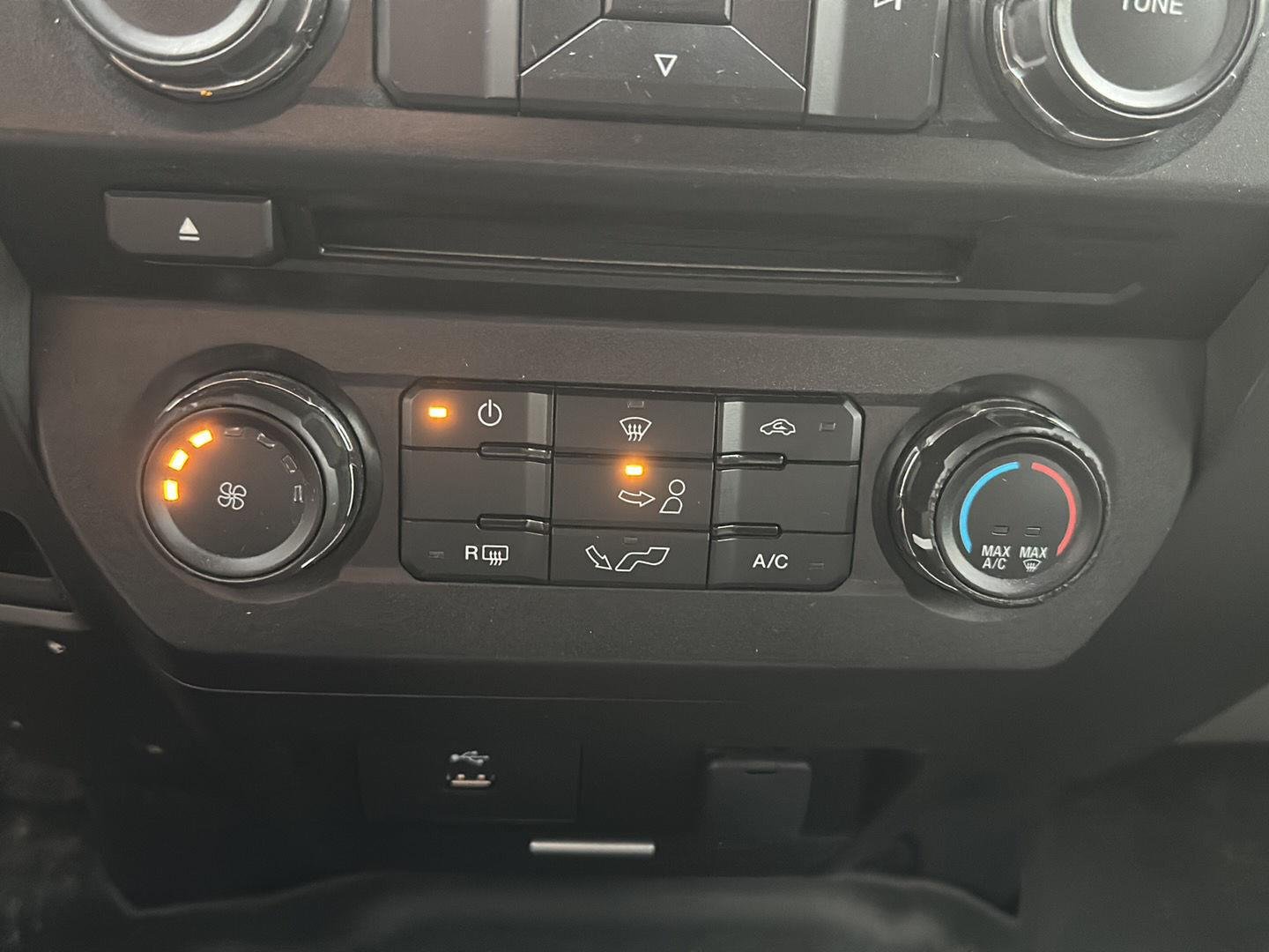 Used 2017 Oxford White Ford XLT image 11