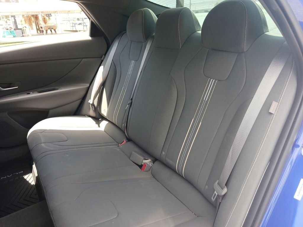Used 2025 Blue Hyundai SEL Sport image 12