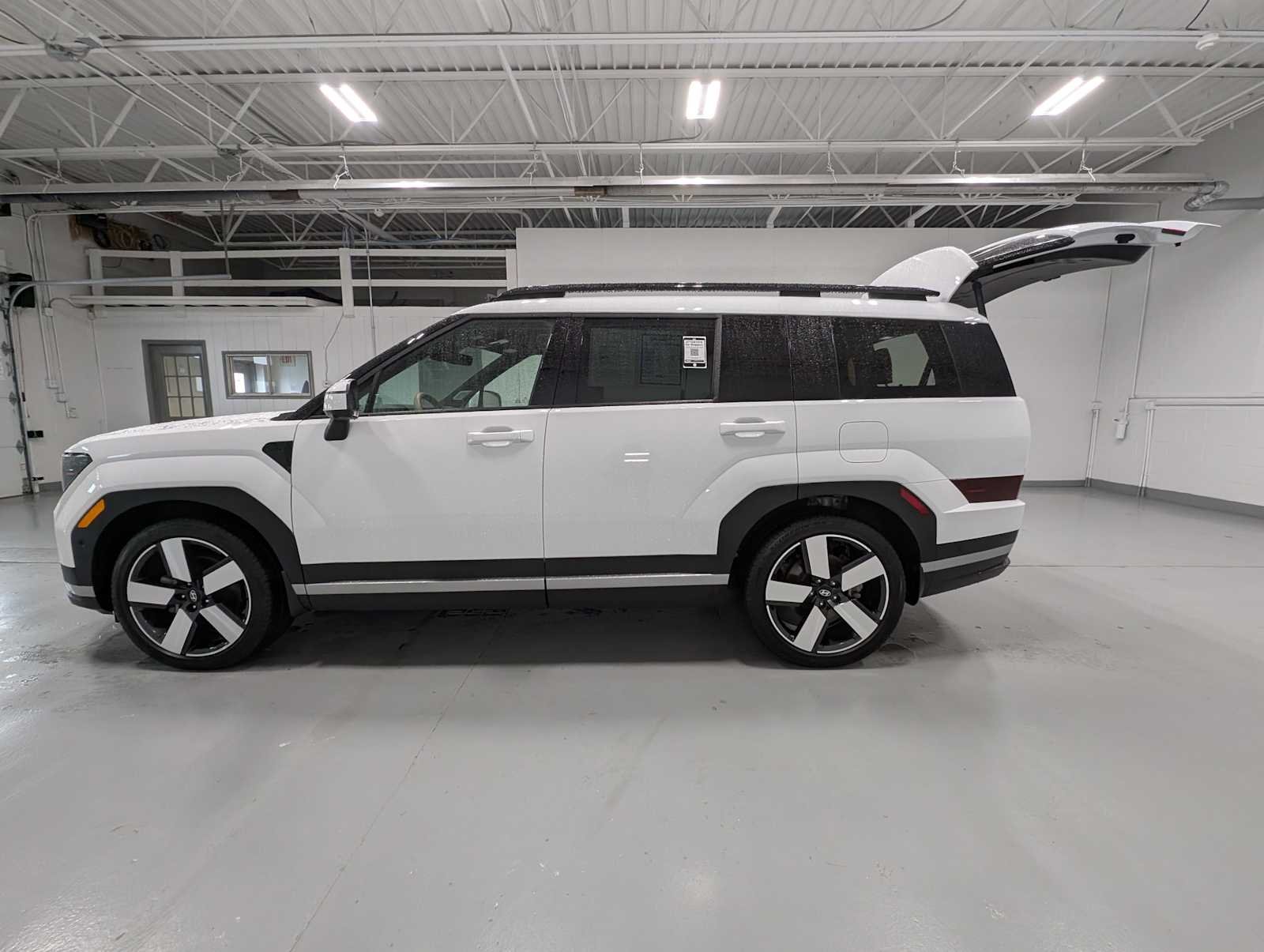 Used 2025 Serenity White Hyundai Limited image 12
