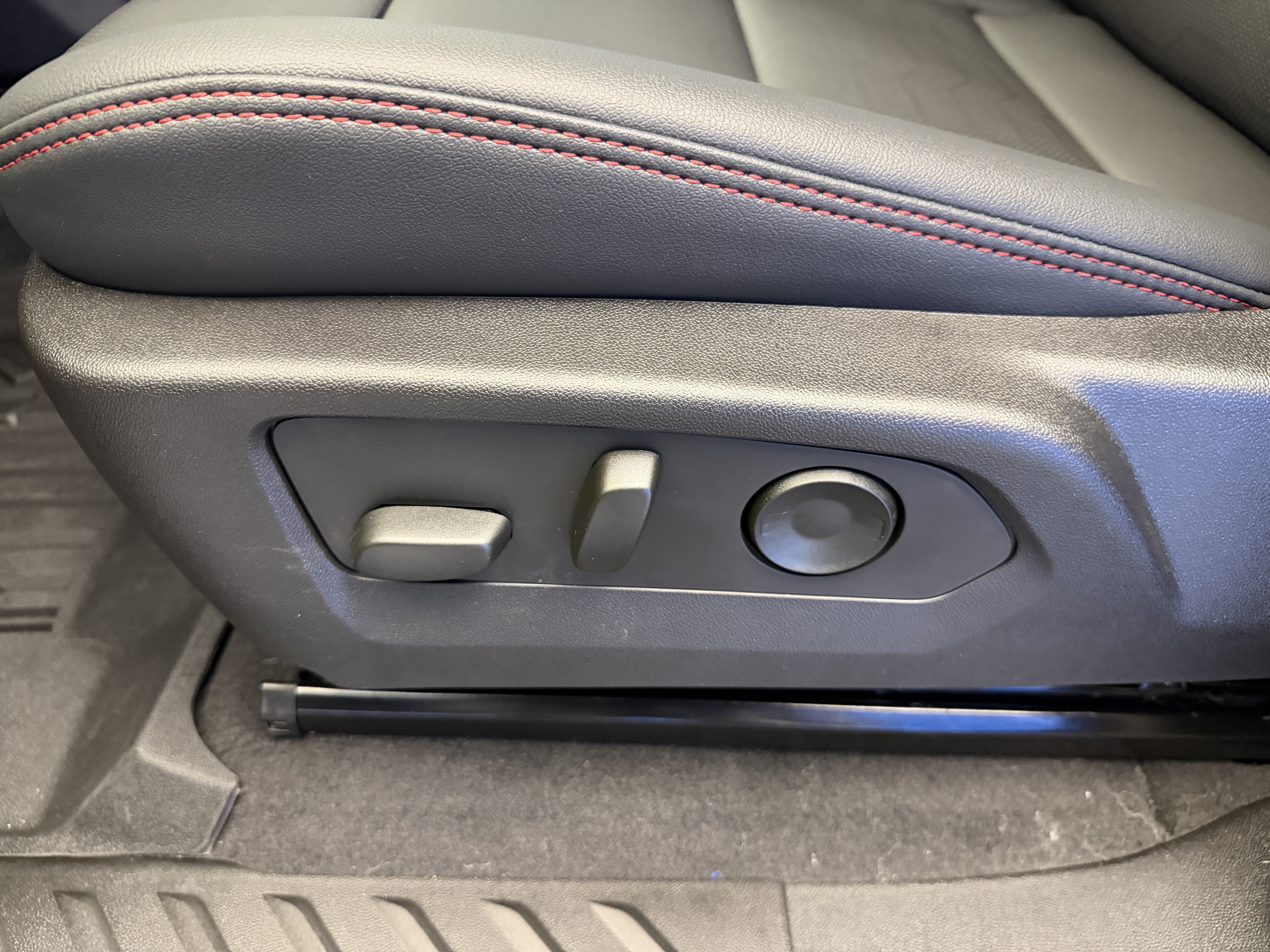 2026 Chevrolet Colorado Z71 - Photo 13