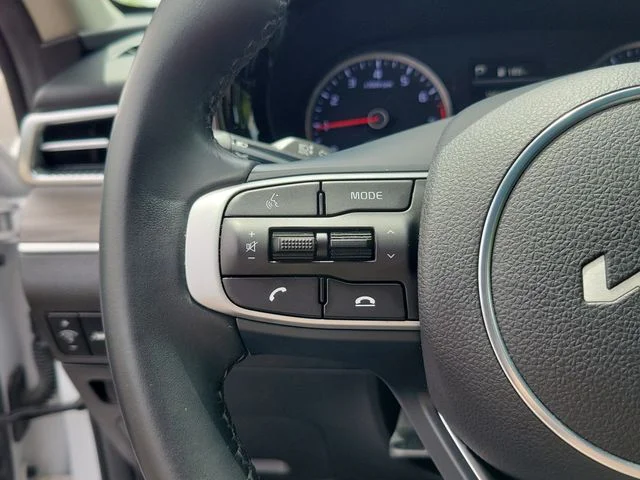 2023 Kia K5 EX - Photo 16