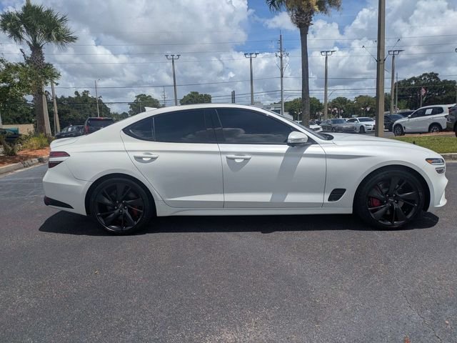 Used 2023 White Genesis 3.3T image 2