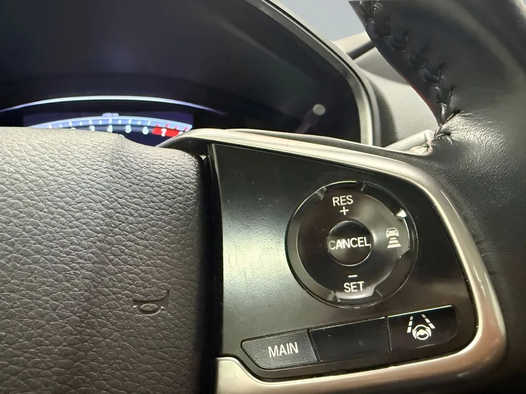 Used 2021 White Honda EX-L image 19