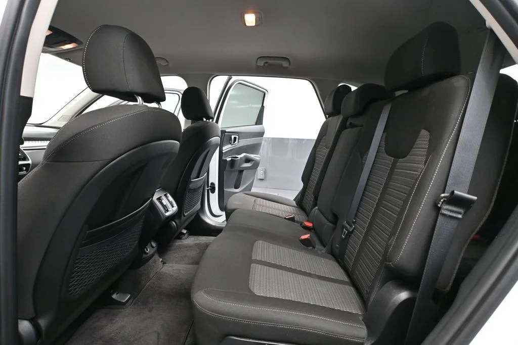 2023 Kia Sorento LX - Photo 37