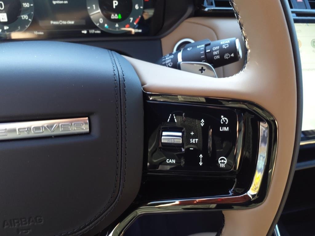 New 2025 Fuji White LAND ROVER Dynamic HSE image 12