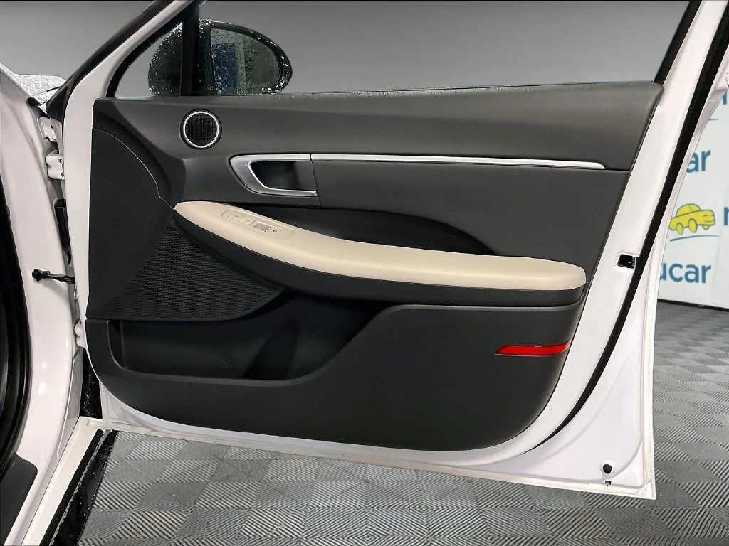 Certified Used 2023 White Hyundai SEL image 12