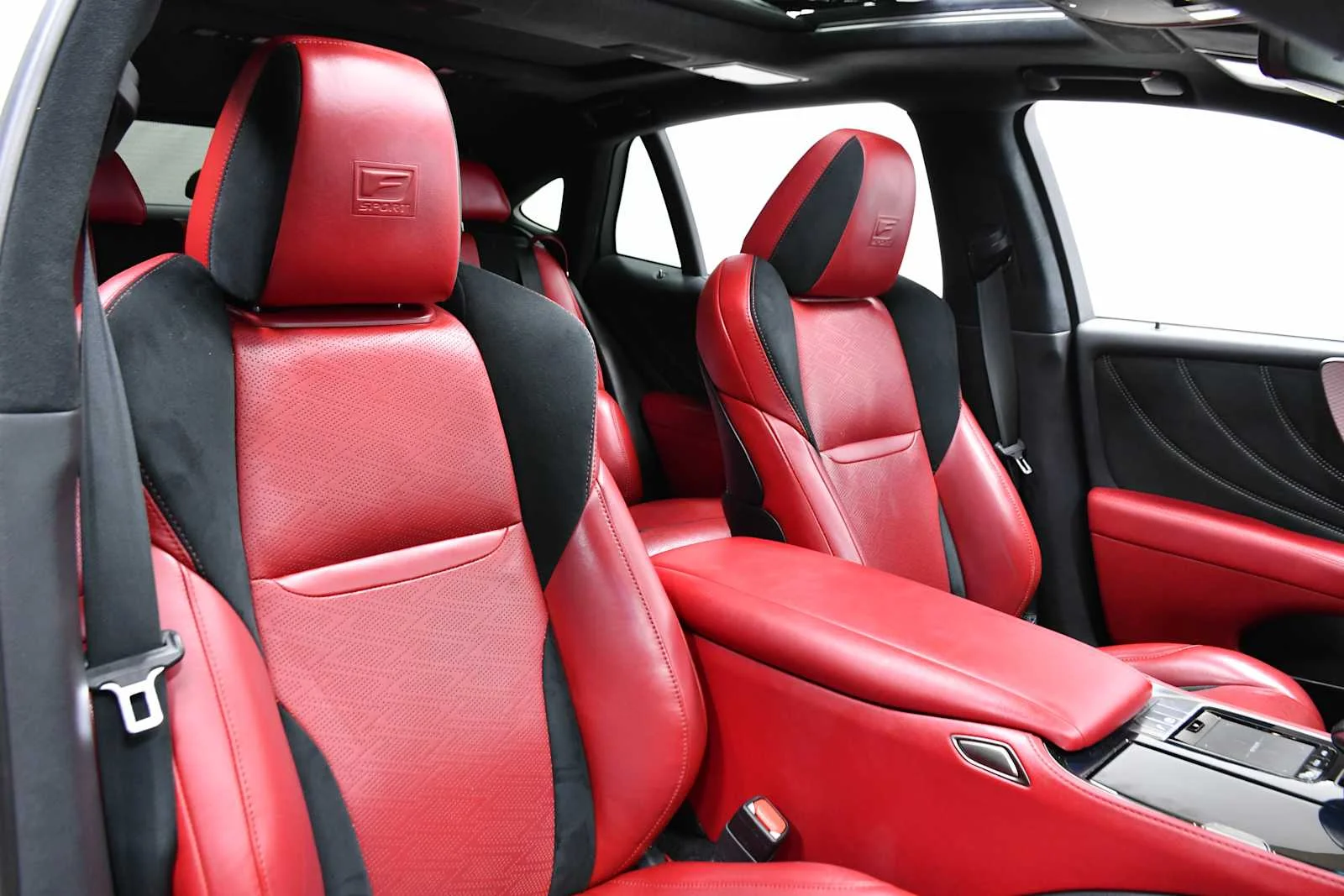 Used 2018 Liquid Platinum Lexus  image 25
