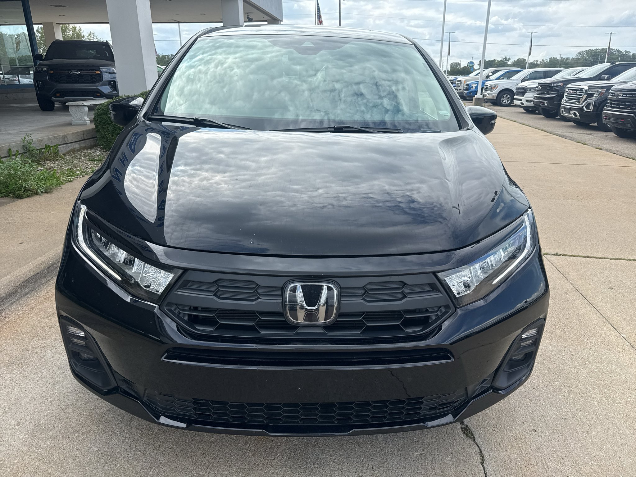 Used 2025 Crystal Black Pearl Honda EX-L image 3