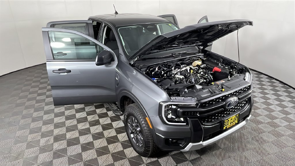 New 2026 Carbonized Gray Metallic Ford XLT image 35