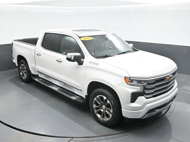 Used 2024 Beige Chevrolet High Country image 14
