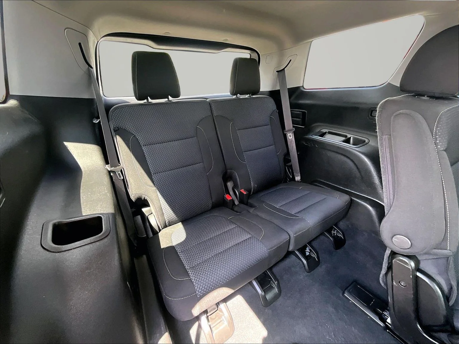 Used 2022 Black GMC SLE image 29