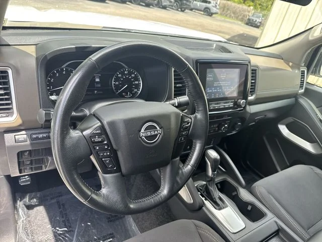 Used 2022 White Nissan SV image 16