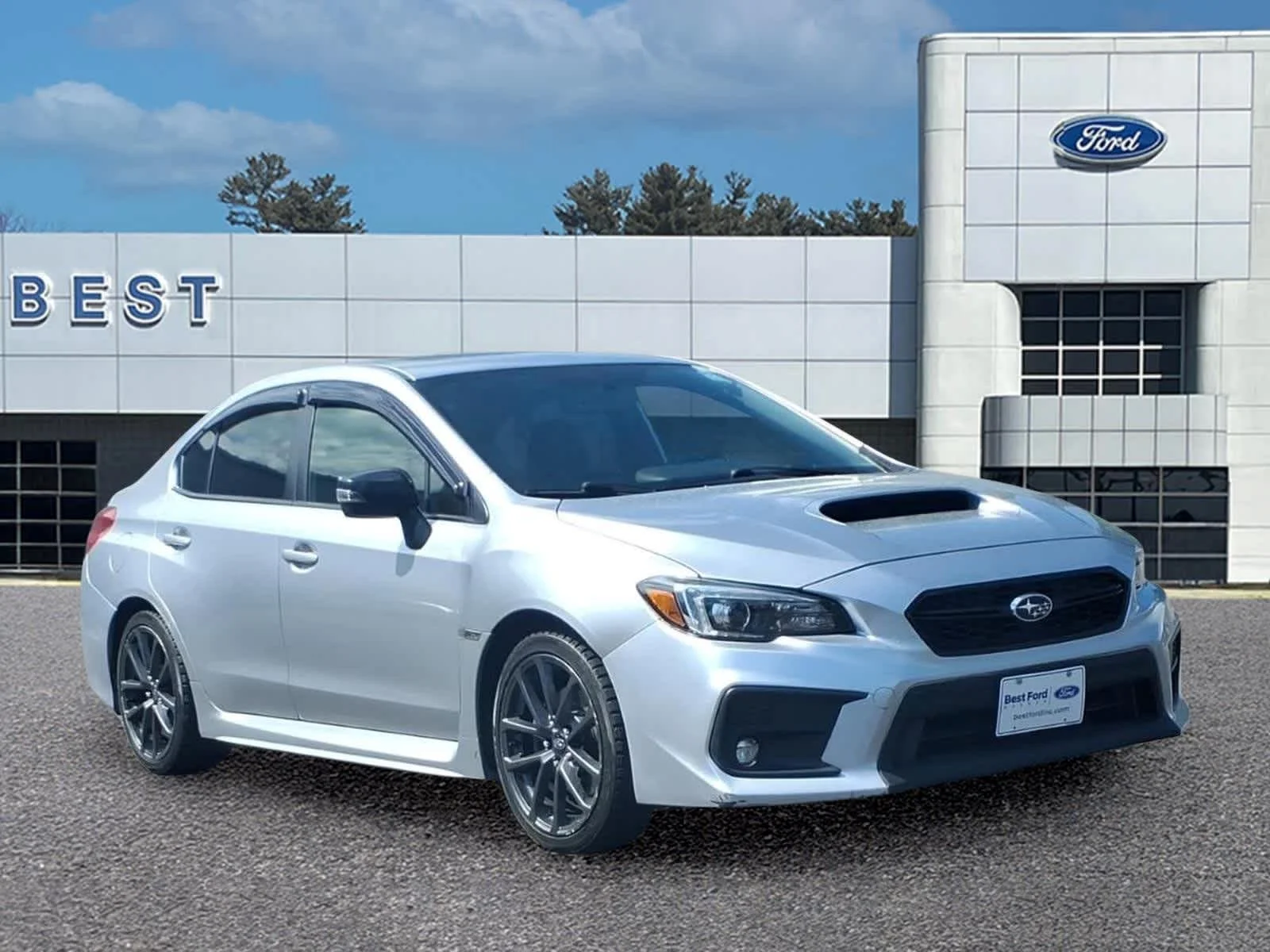 Used 2018 Ice Silver Metallic Subaru Limited image 9