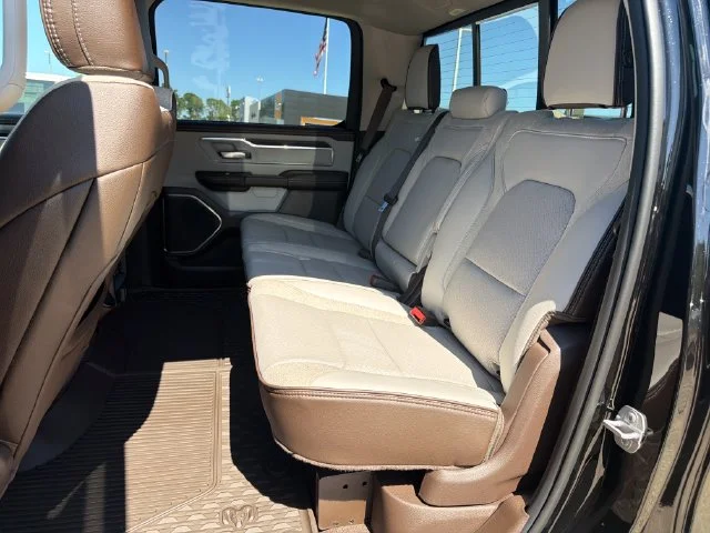 New 2027 Diamond Black Crystal Pearl-Coat Exterior Paint RAM Laramie image 12