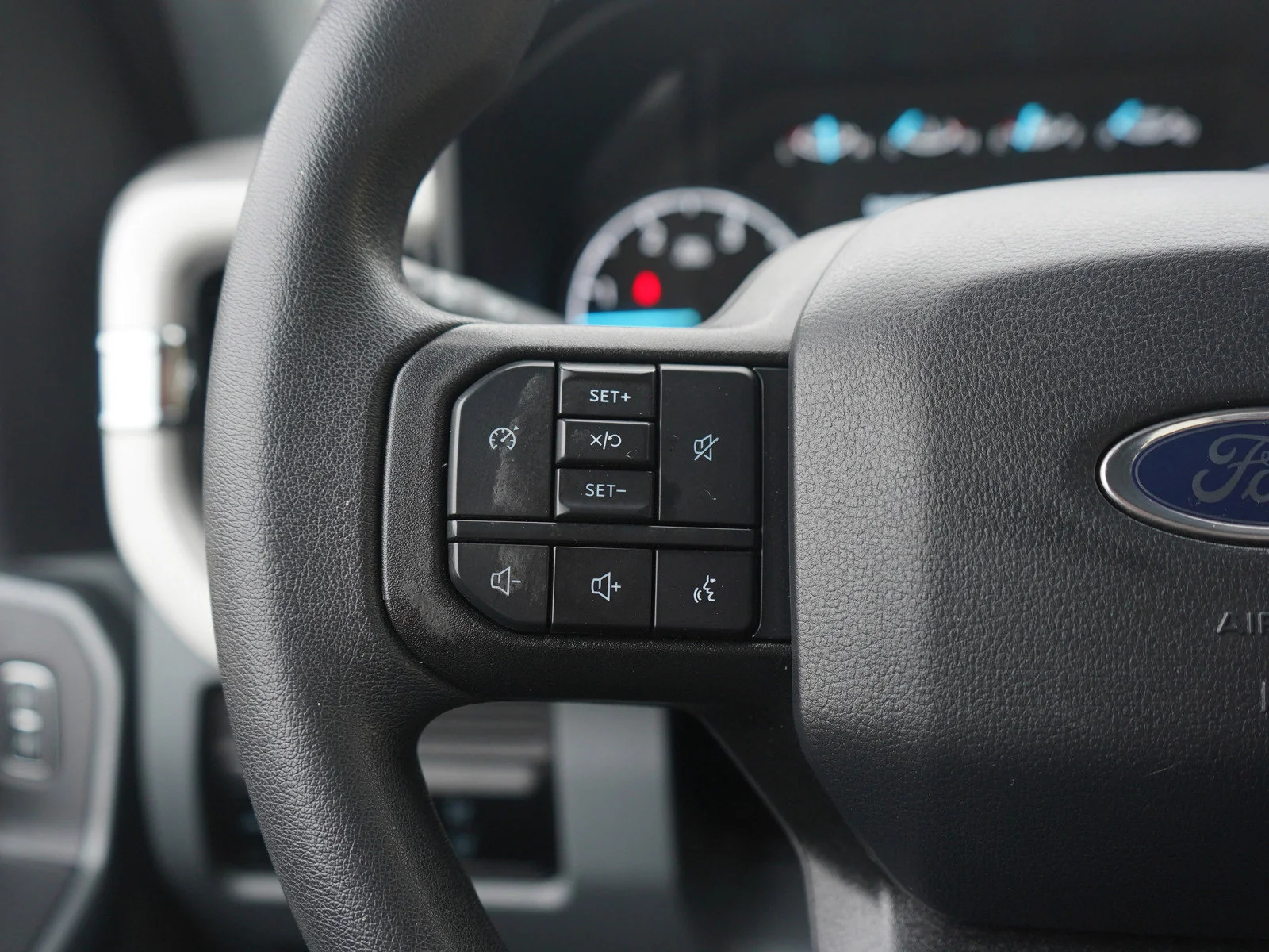 Used 2024 Carbonized Gray Metallic Ford XLT image 25