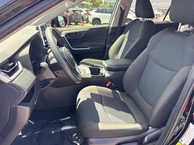 2025 Toyota RAV4 LE - Photo 17