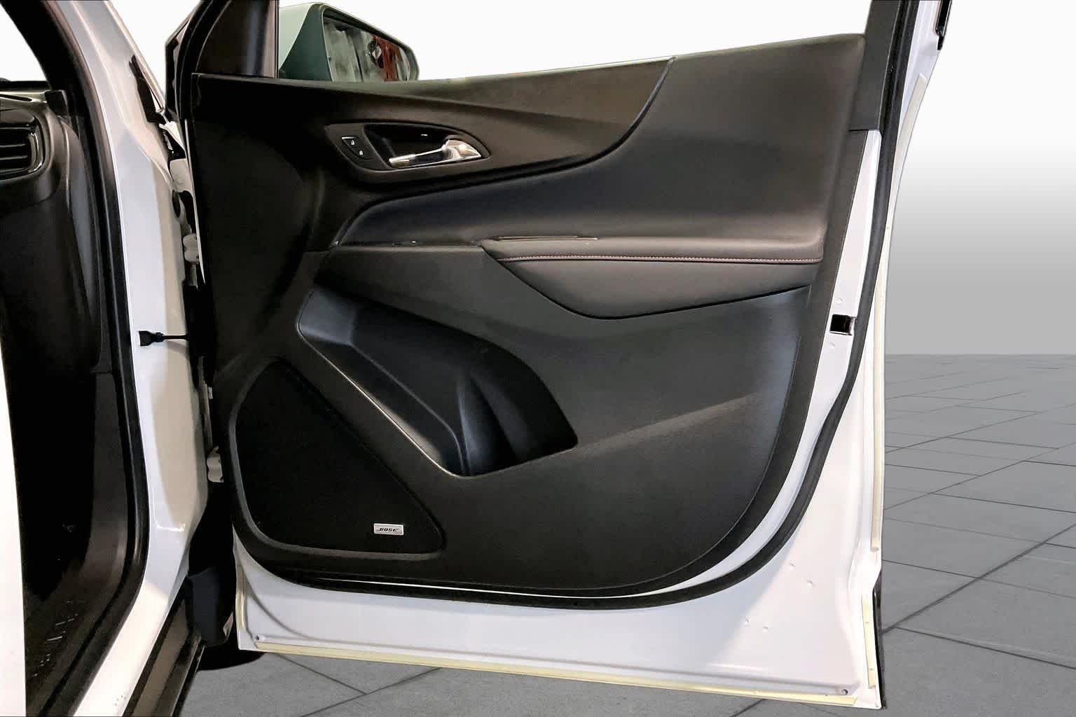 Used 2022 Summit White Chevrolet RS image 22