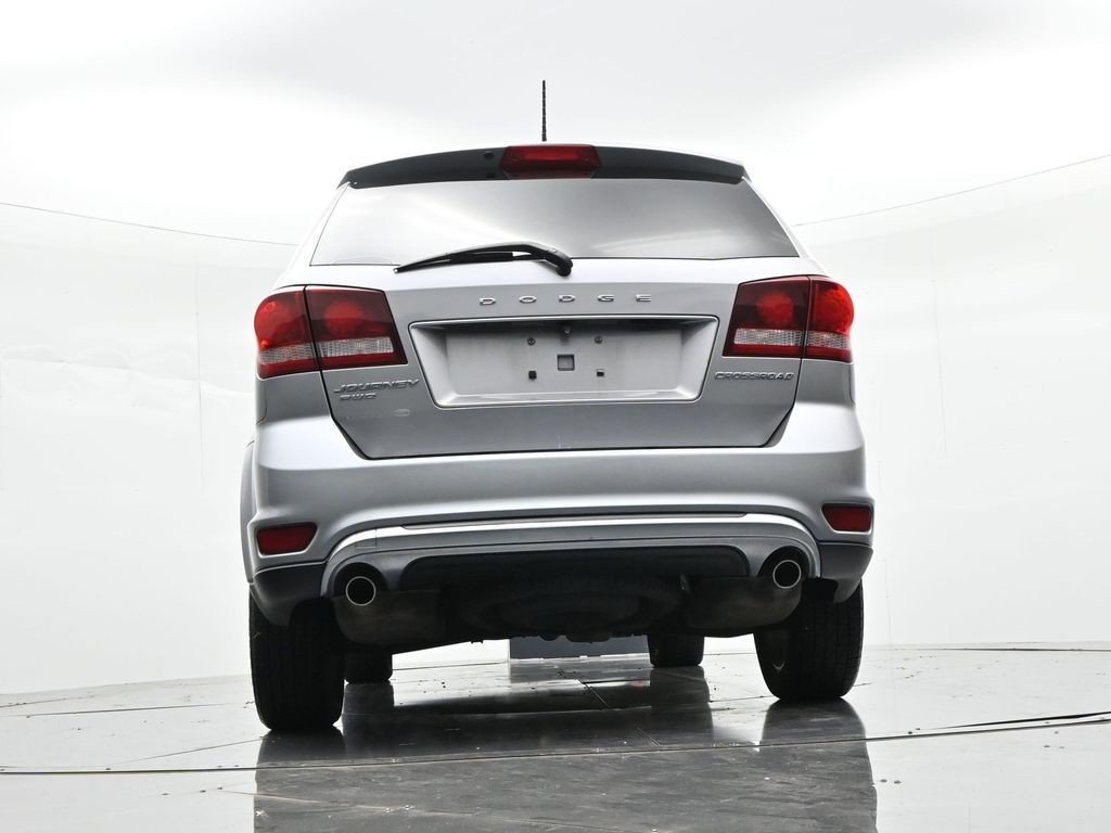 Used 2017 Billet Clearcoat Dodge Crossroad image 20