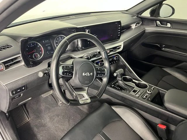Used 2023 White Kia GT-Line image 14