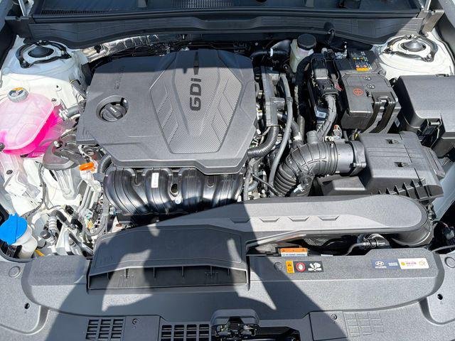 New 2026 White Hyundai SE image 19
