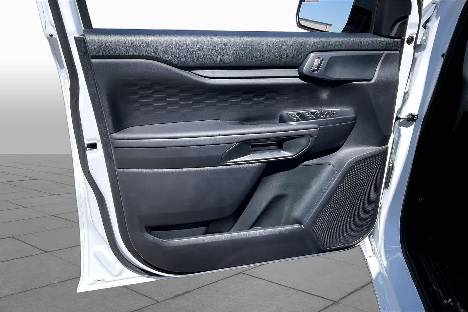 New 2026 Oxford White Ford XL image 10