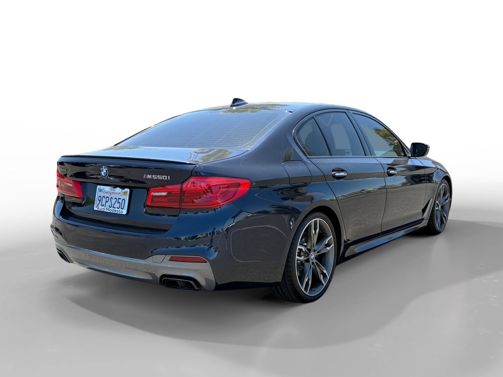 Used 2018 Carbon Black Metallic BMW M550i xDrive image 5