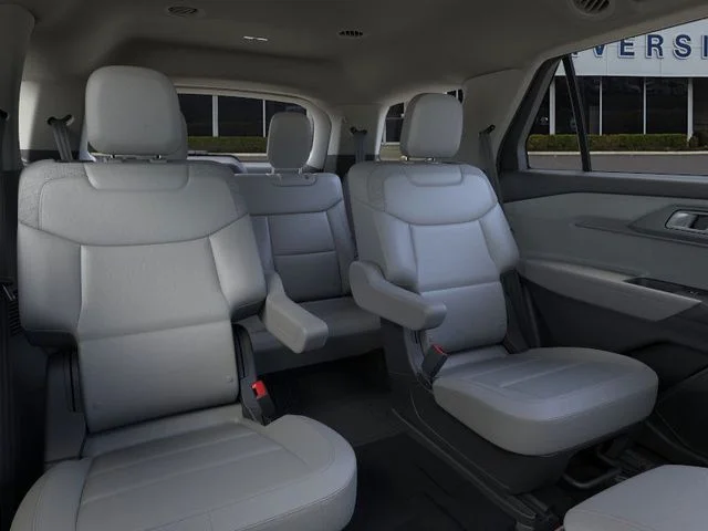 New 2026 Star White Metallic Tri-Coat Ford Active image 11